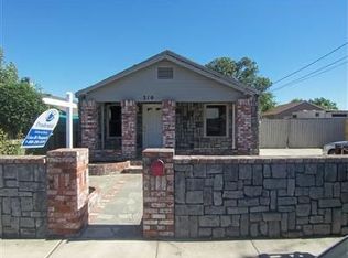 210 W Wetmore St, Manteca, CA 95337