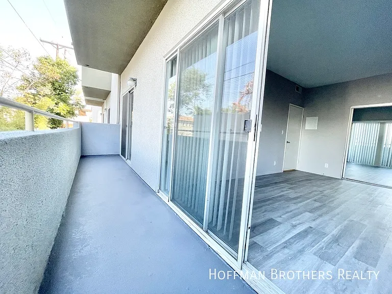 11223 Richland Ave #302 — Photo 8