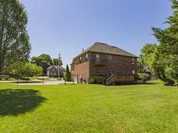5th image of 8011 Moet Ct