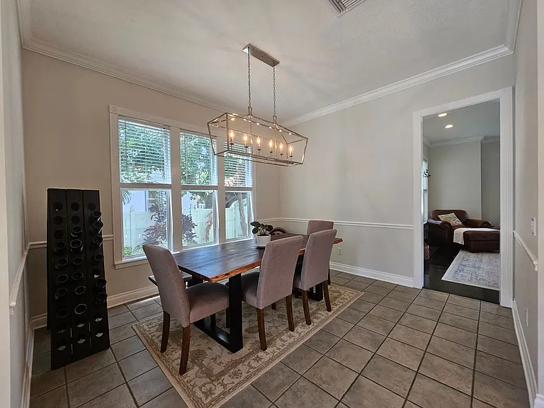 7402 S De Soto St — Photo 18