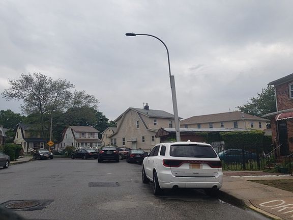 5th image of 17921 Mathewson Ct