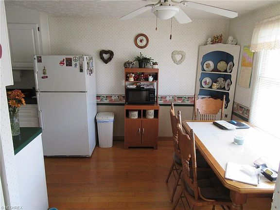 4th image of 7477 Essex Dr Unit B