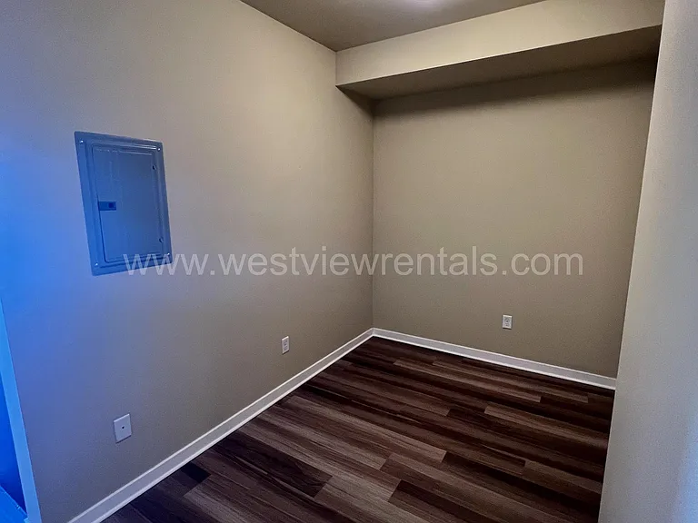 200 E Maple St — Photo 127