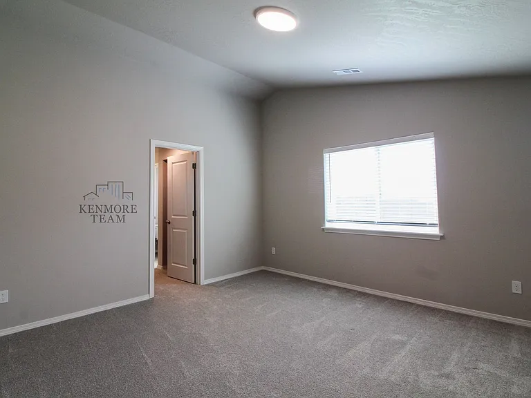 2631 Young Ct — Photo 13