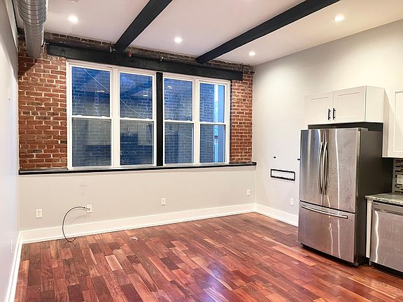 3rd image of 1025 E Montgomery Ave #4