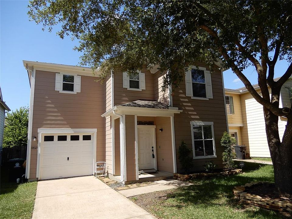 1st image of 10023 Victoria Chase Ln