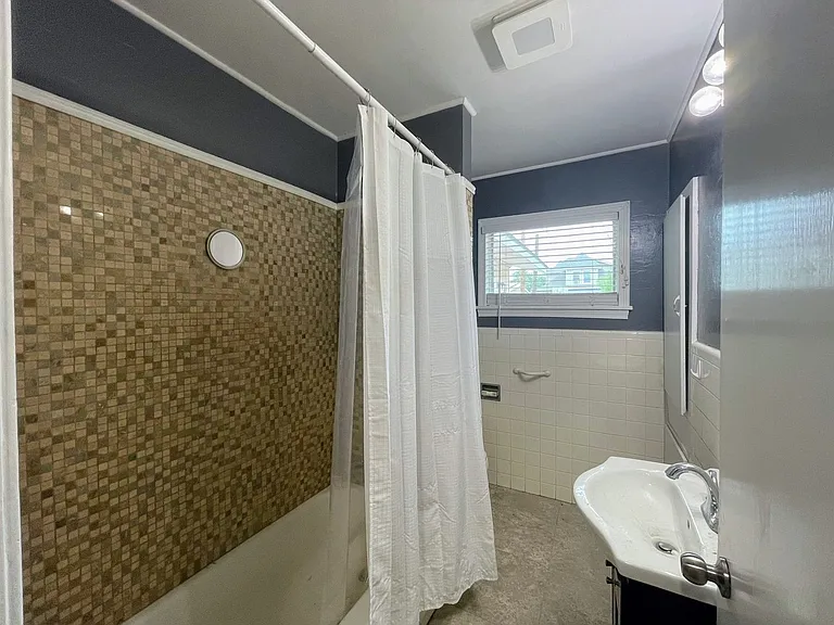 3710 Avenue V — Photo 20