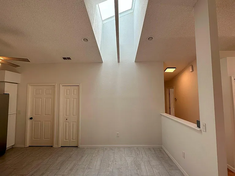 2558 Estancia Blvd — Photo 32