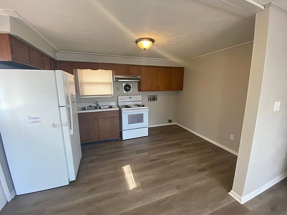 3rd image of 501 E Staat St