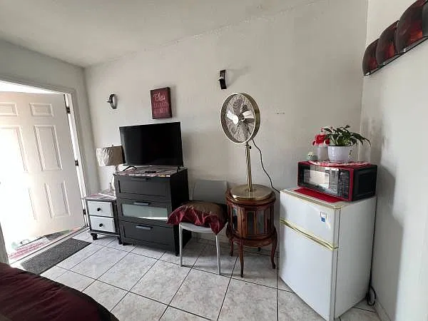2921 SW 36th Ct — Photo 3