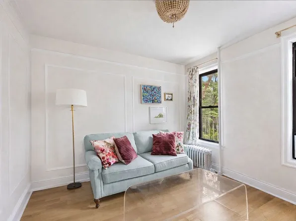 227 W 11th St APT 43, Manhattan, NY 10014