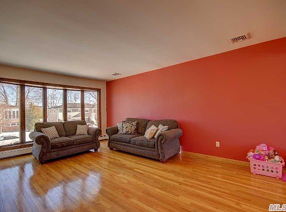 3rd image of 202 W End Ave