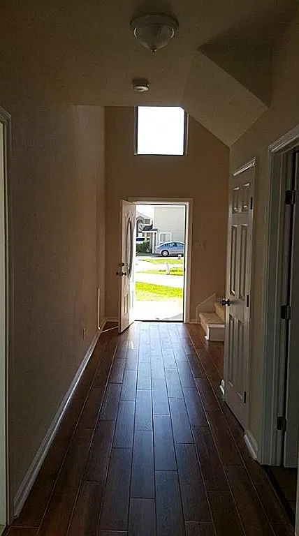 3 bed, 2.5 bath, 1918 sqft, $2,150 — Photo 4