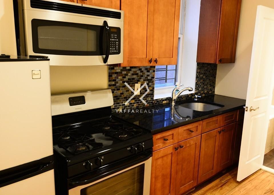 1st image of 709 Dekalb Ave APT 21
