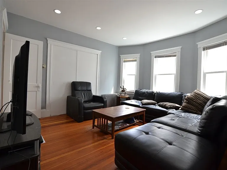 18 Hunnewell Ave #2 — Photo 1