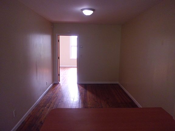 3rd image of 359A 20th St #2