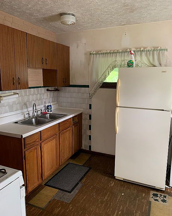 2135 Pinewood Dr, Brunswick, OH 44212 Zillow