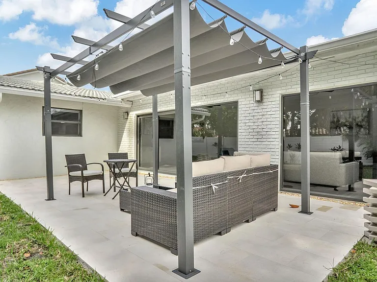 1035 NW 5th Ave — Photo 18
