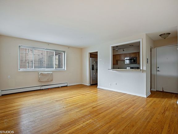 2nd image of 1415 W Lunt Ave APT 313
