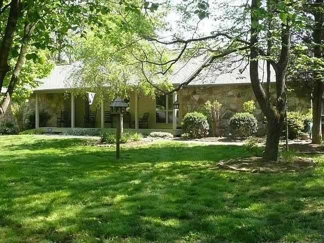 2nd image of 155 Harbour Pl