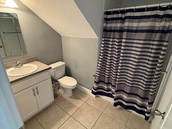 3rd image of 3138 Camino Real Dr N