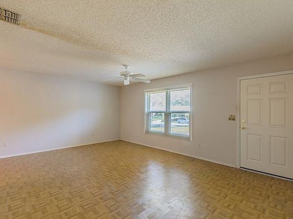 5th image of 2567 Elderberry Dr