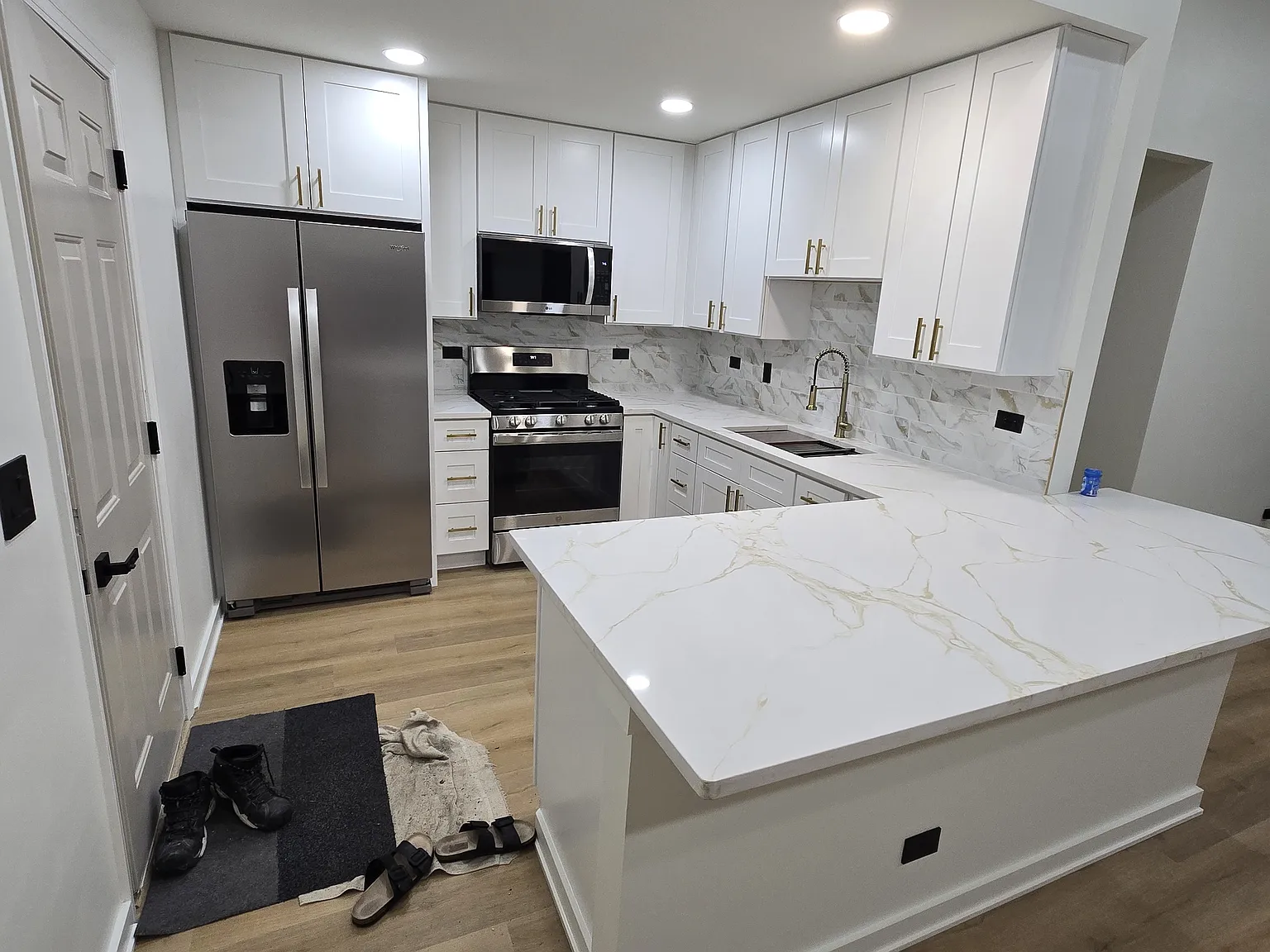 3 bed, 1600 sqft, $4,600 — Photo 4
