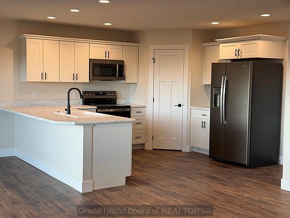 5th image of 1491 Highlander Ln