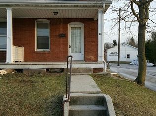16 Maple Ave, Hanover, PA 17331