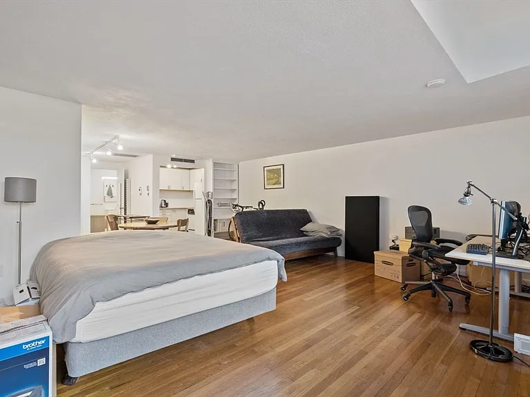260 Beacon St #3 — Photo 3