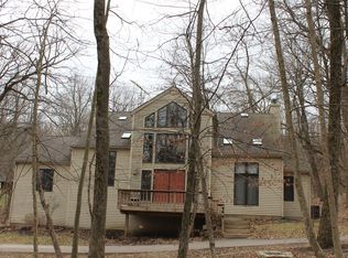 4 Crossing Ct, Galena, IL 61036