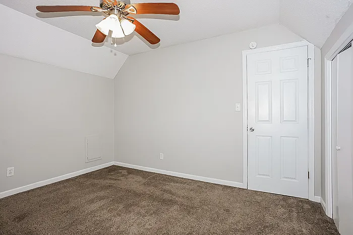 1911 Neptune Dr — Photo 15