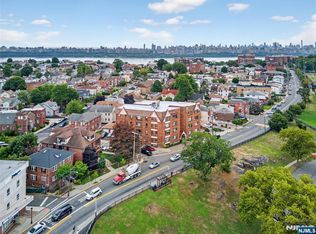 307 Fairview Ave, Fairview, NJ 07022