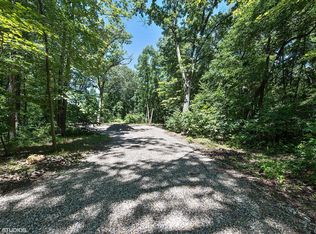 19102 White Pine Dr, New Buffalo, MI 49117