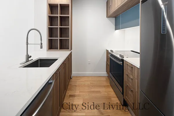 Rented by Artur Gutman, LREB | media 3