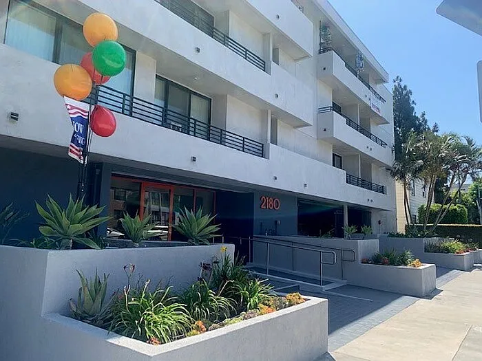 2180 S Beverly Glen Blvd — Photo 12