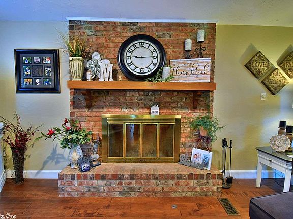 5th image of 28 Jenny Lynne Dr