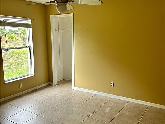 3rd image of 2795 31st Ave NE