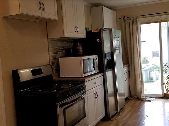 3rd image of 644 Willard St
