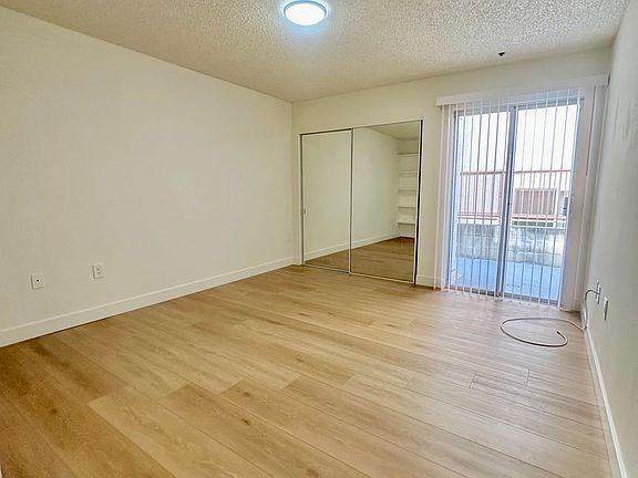 5th image of 328 E Providencia Ave #101-B