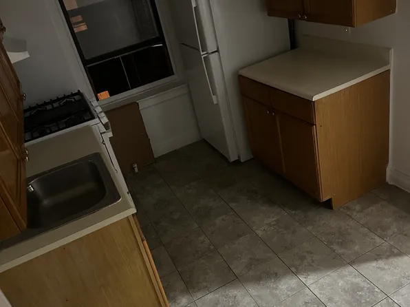 (undisclosed Address), Richmond Hill, NY 11418