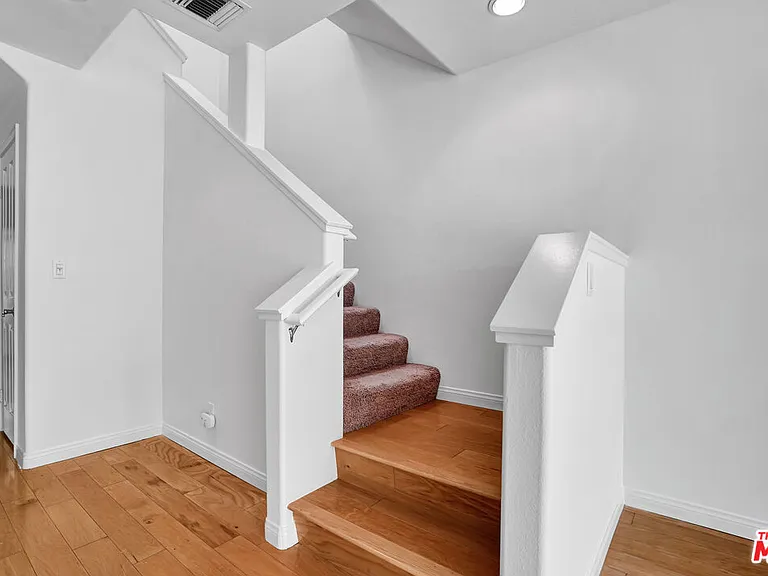 14101 Dickens St #10 — Photo 18