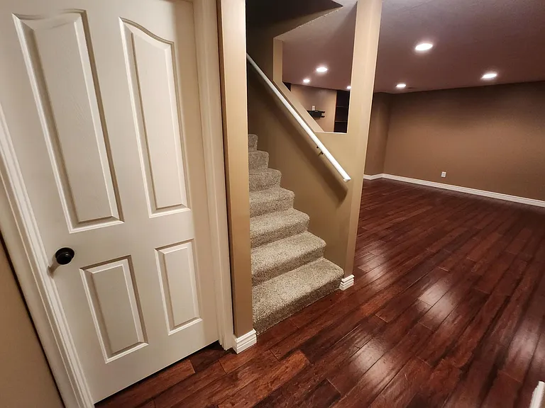 801 S Cranbrook Cir — Photo 27