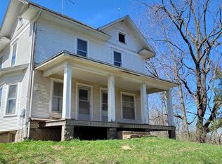 1135 Underwood Ave, Riverside, IA 52327