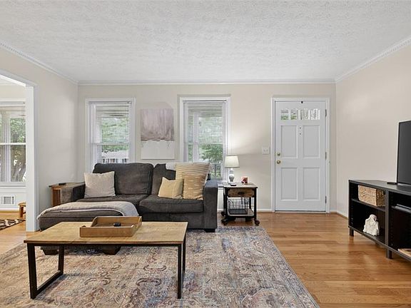 5th image of 5623 Crestwood Dr