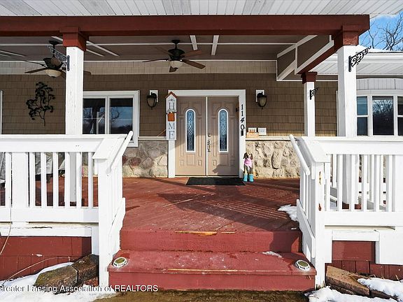 2nd image of 1140 N Smith Rd