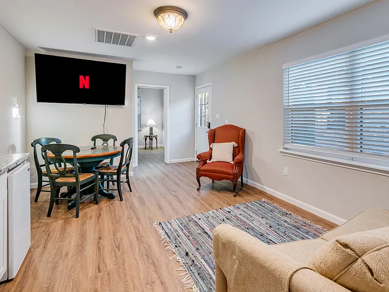 624 Hillcrest Frst — Photo 36