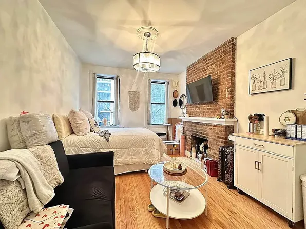 533 3rd Ave, New York, NY