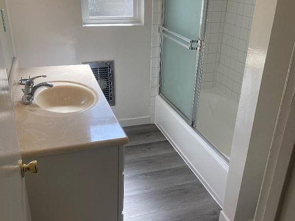 5th image of 11617 Gorham Ave APT 19