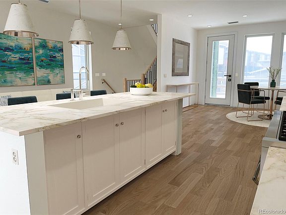 3rd image of 6967 E Lowry Boulevard